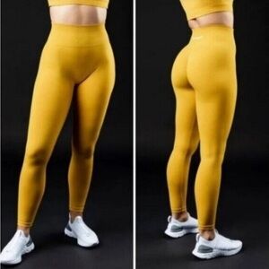 Alphalete  O.G. Revival Yellow Workout Legging medium